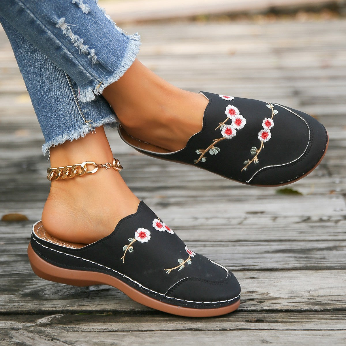 Ethnic Embroidery Women's Closed Toe Sandals